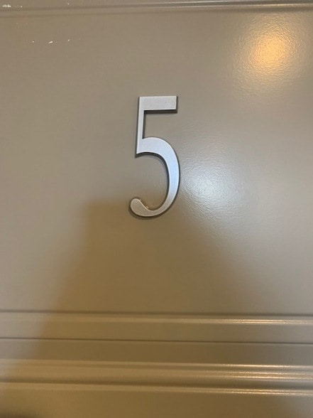 Building Photo - 326 W Main St