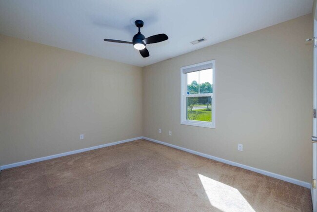 Building Photo - Vista Cay