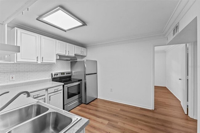 Building Photo - 2002 S Habana Ave