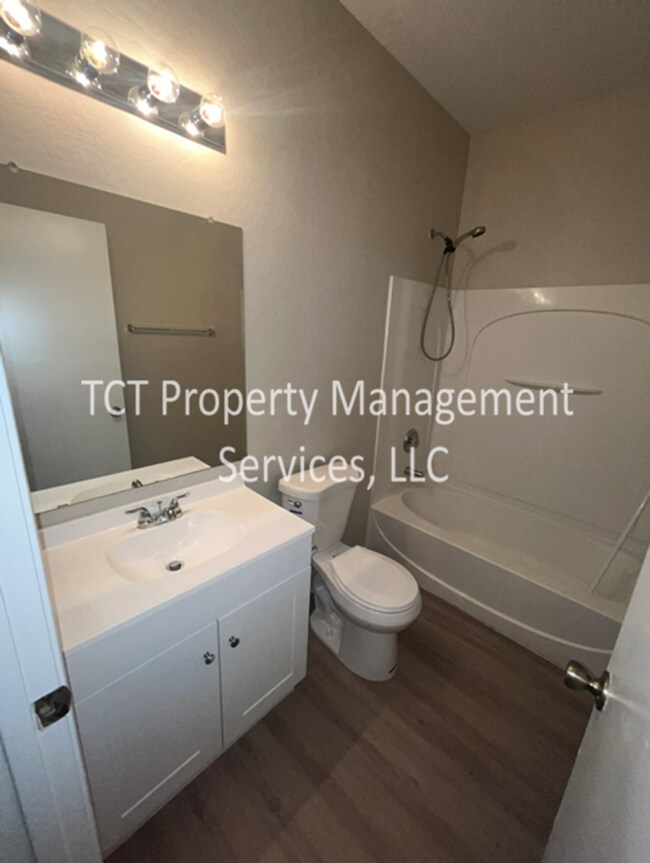 Building Photo - Newly updated 3 bed/2 bath in Sheely Farms