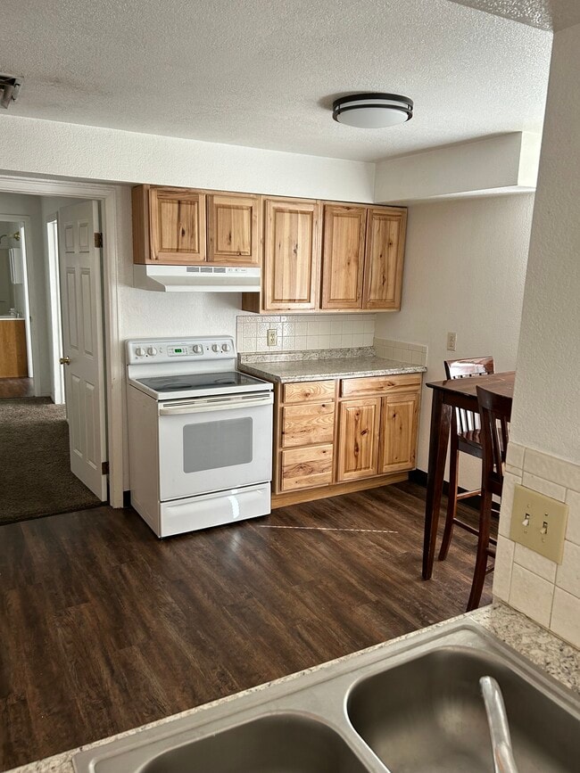 Building Photo - 301 W Abriendo Ave