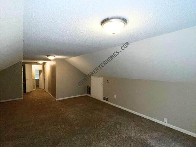 Building Photo - 17 Valley View Dr