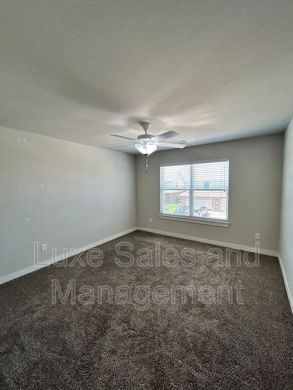 Building Photo - 2180 Buena Vida Ln