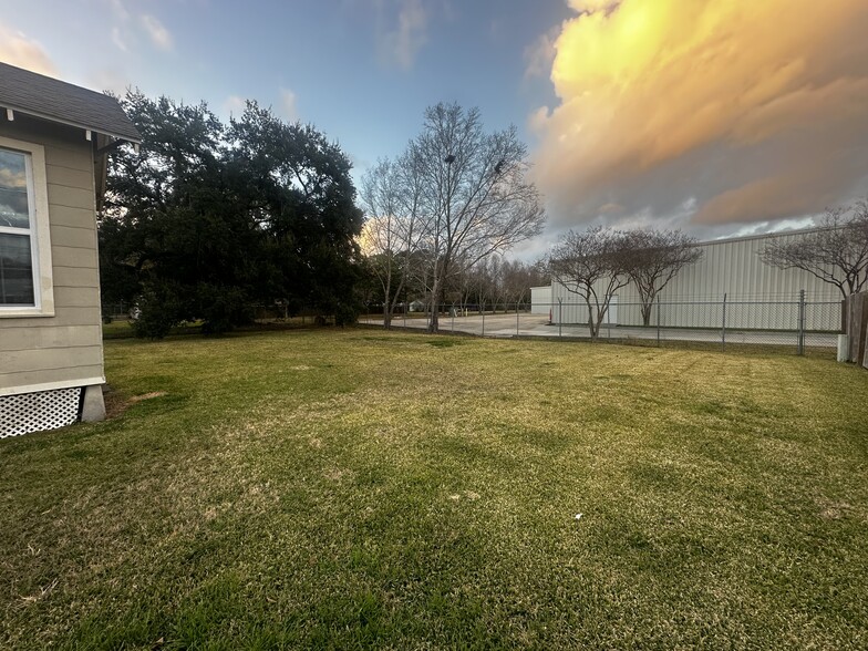 Building Photo - 104 Nouveau Ln