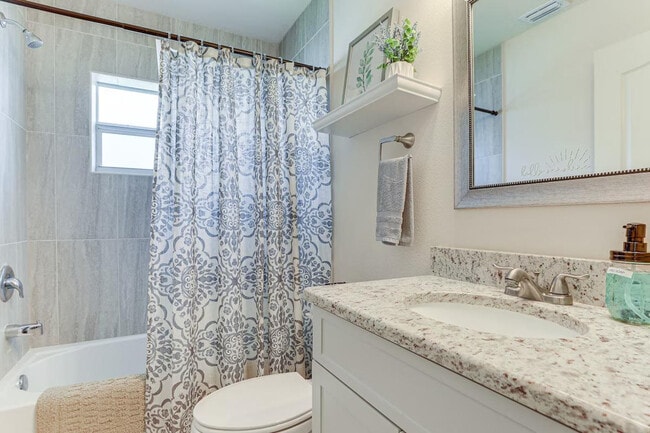 Building Photo - 540 Southland Rd