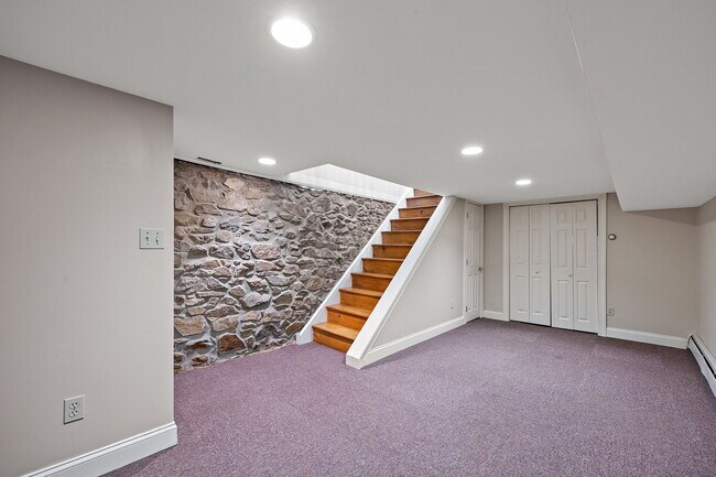 Building Photo - 1516 N Clayton St