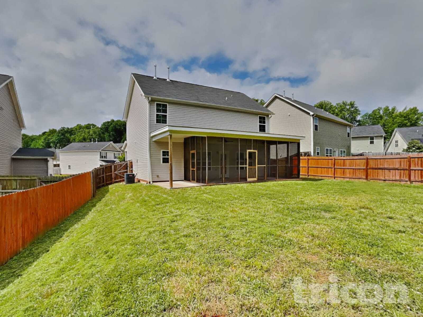 Building Photo - 5 Stanwick Ct