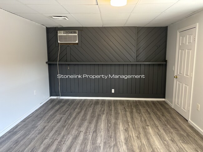 Building Photo - 21 Kenyon Ave