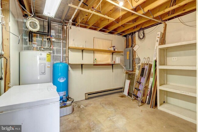 Building Photo - 4570 Lawnvale Dr