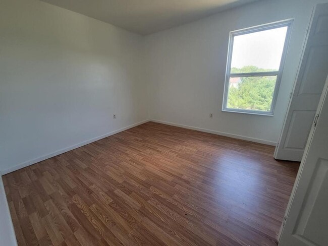 Building Photo - 101 Hemlock Ct