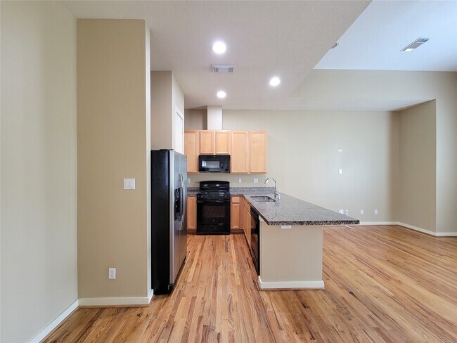 Building Photo - 1124 Patterson St