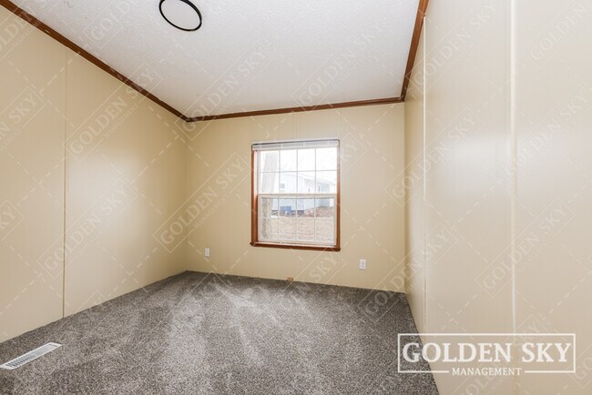 Building Photo - 7709 E Gloucester Rd