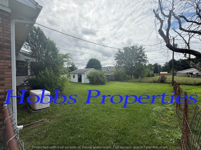 Building Photo - 1311 Lisa Ln
