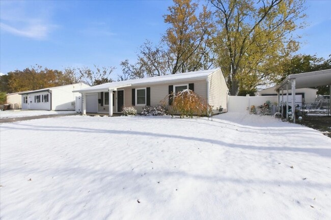 Building Photo - Charming 3-Bedroom Ranch in a Convenient L...