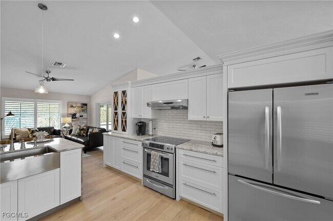 Building Photo - 2003 Timberline Dr