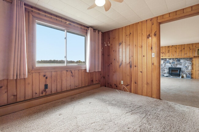 Building Photo - W6705 N Lakeshore Cir