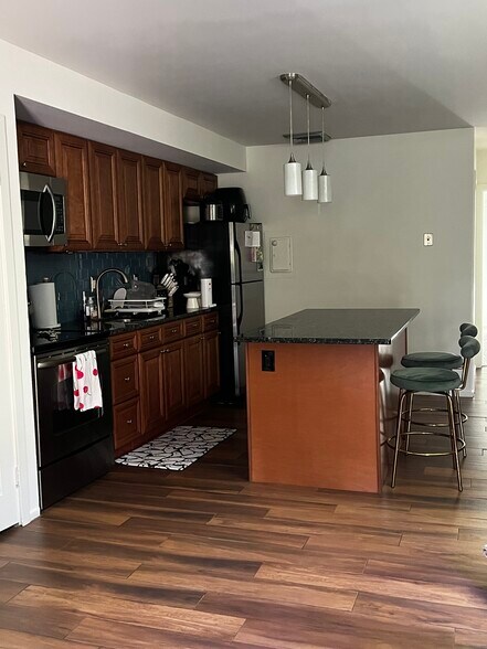 Building Photo - 9 Smoke Rise