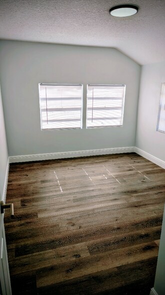 Building Photo - 169 Lincoln Ave