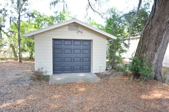 Building Photo - 119 N Longfellow Blvd