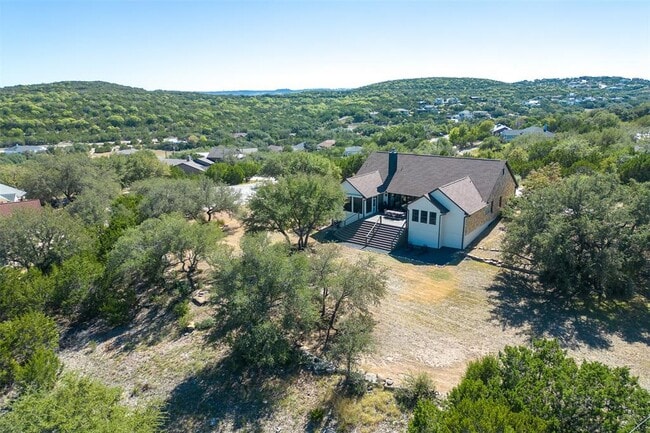 Building Photo - 702 E Summit Dr