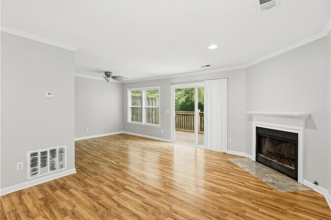 Building Photo - 3447 Kingswood Run
