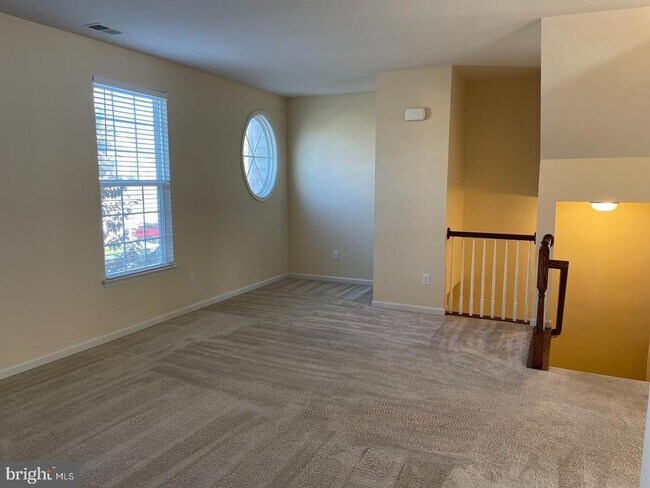Building Photo - 1255 Madison Ln