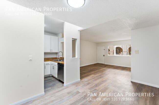 Building Photo - 10380 Almayo Ave