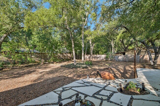 Building Photo - 2505 Comburg Castle Way