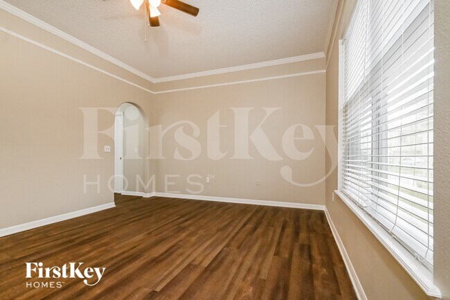 Building Photo - 12734 Kings Lake Dr