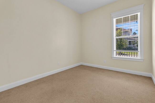 Building Photo - 3688 Maidstone Dr