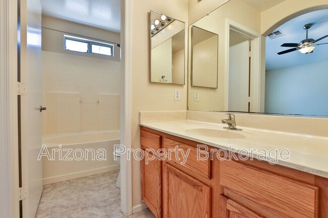 Building Photo - 16011 W Kendall St