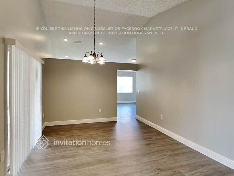 Building Photo - 3350 NW 78th Ave