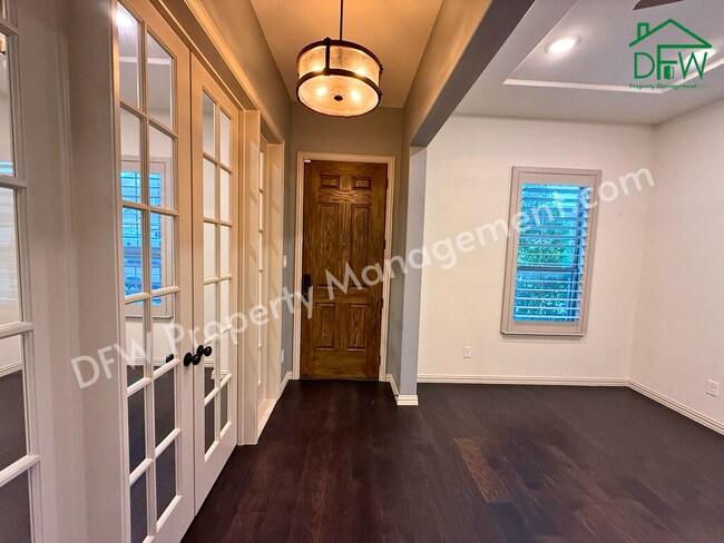 Building Photo - Spacious 3-Bedroom Townhome in Prime Arlington Location – Stylish, Modern, and Move-In Ready!