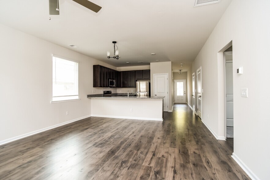 Building Photo - 1285 Warrens Way