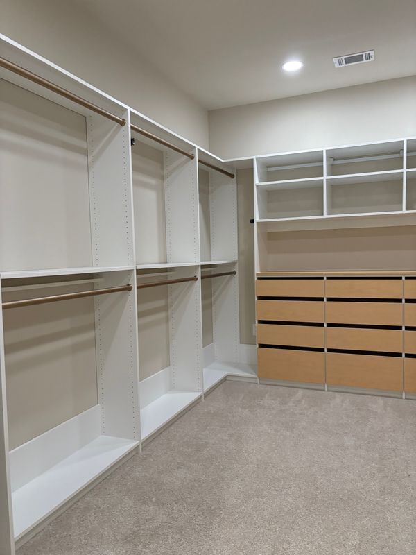 Building Photo - 18 Dorothy Ln