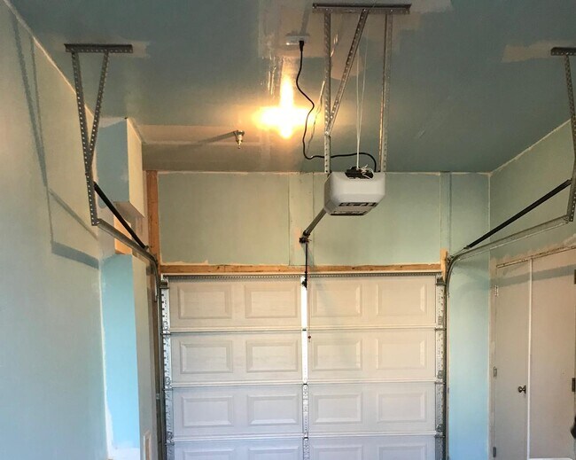 Building Photo - 23910 Catawba Hill Dr