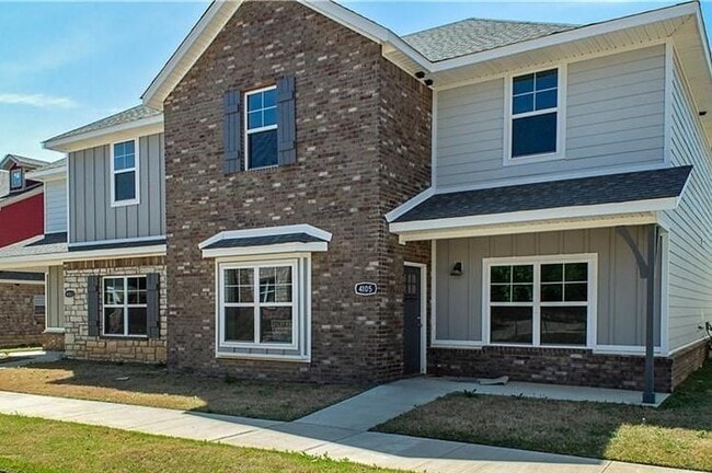 Building Photo - 1240 N Sicily Ln