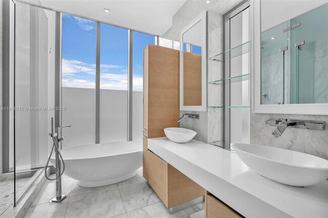 Building Photo - 9501 Collins Ave