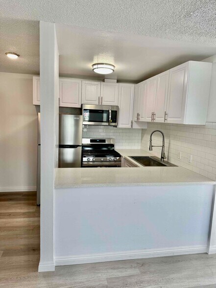 Primary Photo - 149 N Commonwealth Ave