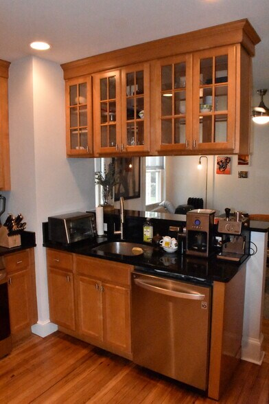 Building Photo - 4A Rockledge St