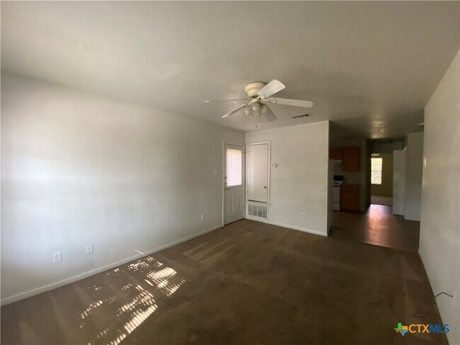 Building Photo - 2109 Jennifer Dr