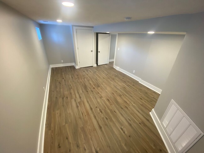 Building Photo - Newly Renovated 3 Bed 2 Bath Home