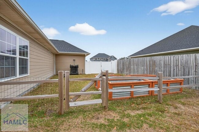 Building Photo - 99 Blueberry Ct NE