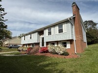 Building Photo - 4279 Winnabow Rd-3BR/2BA Split Foyer Home