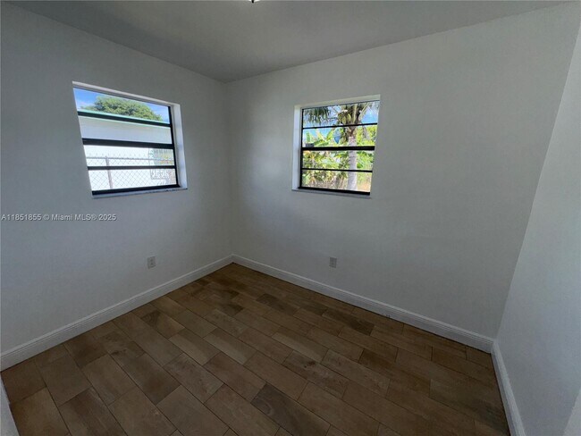 Building Photo - 10840 SW 222nd Dr