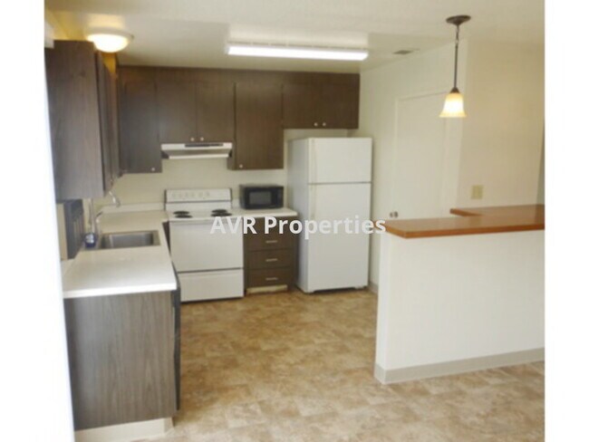 Building Photo - 1589 Heather Ln