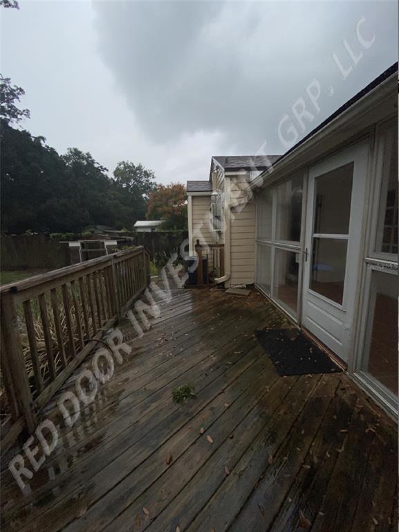 Building Photo - 712 Floral Dr