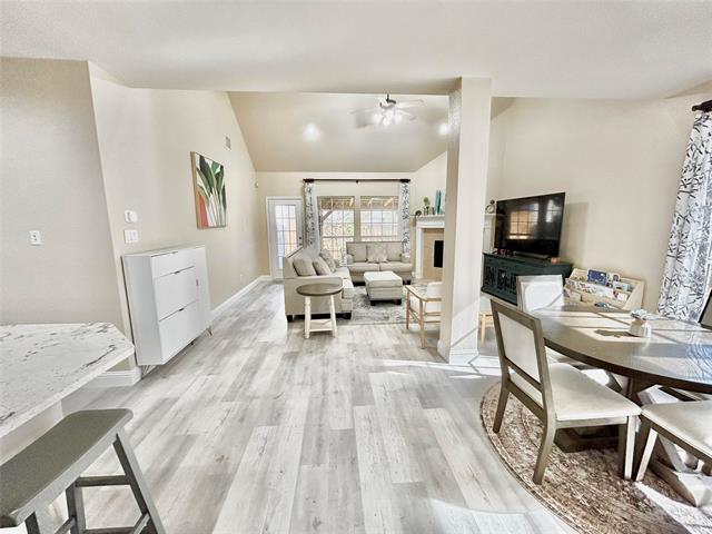 Building Photo - 2122 Trickling Creek Dr