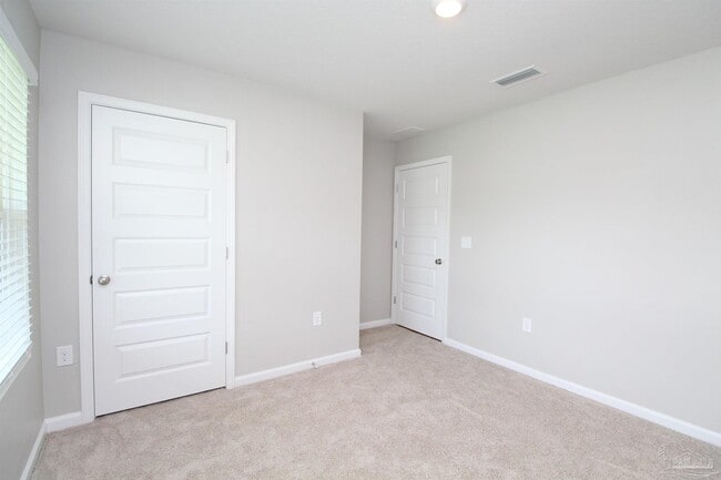 Building Photo - 7524 Oak Lake Blvd