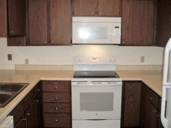 Building Photo - 2 br, 1 bath Townhome - 901 Hartwell Drive A
